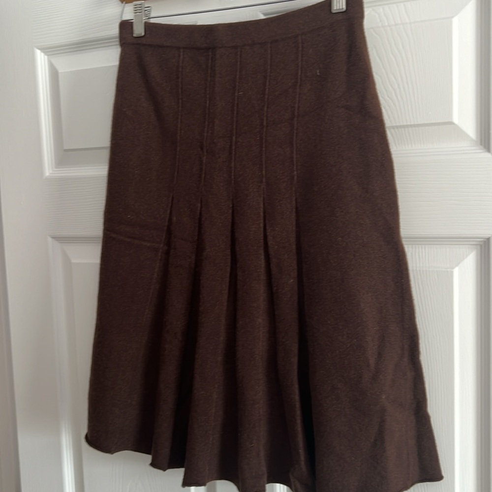 Hugo Boss skirt pleated size 12 Large